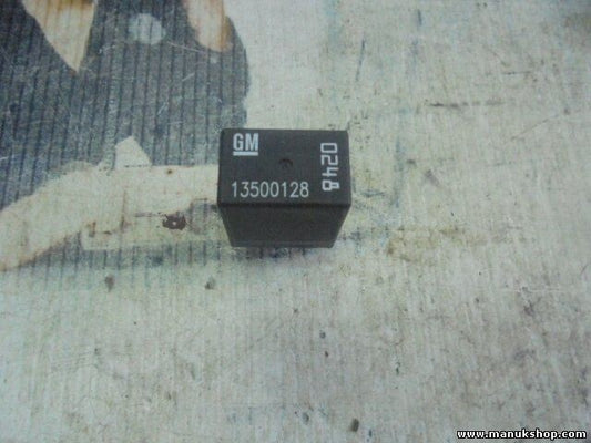 Relé Opel Astra J Zafira C 2010 GM 13500128