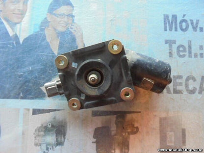 Motor del limpiaparabrisas delantero Nissan 9390332378 9390332384 288100F000