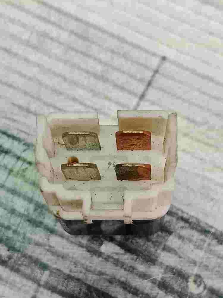 Relè fari Mitsubishi Pajero Montero Subaru Legacy Impreza 0567009160