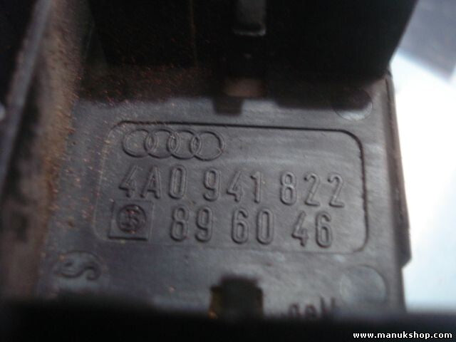 Caja de fusibles Audi 100 C4 4A0941822 896046