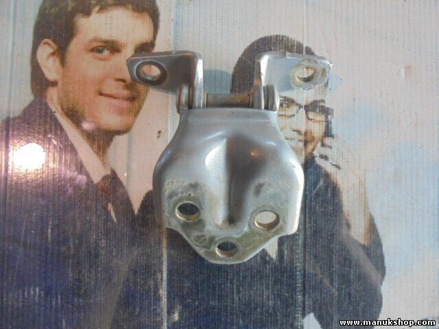 Bisagra de la puerta delantera derecha arriba Mitsubishi Montero 2