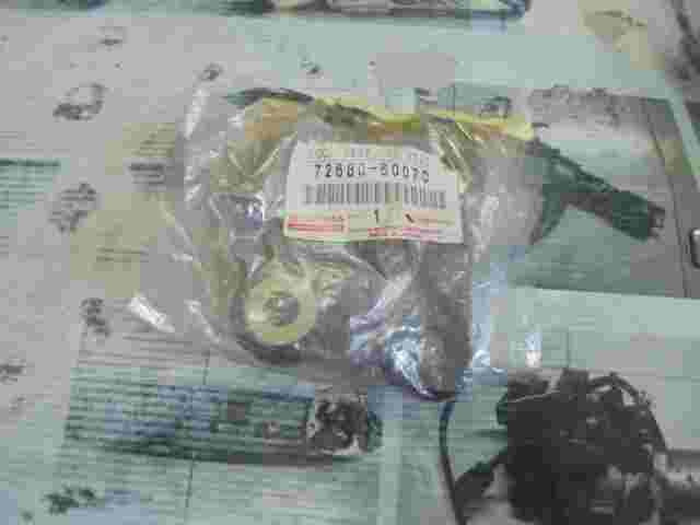 Lock Assy Rear Seat RH  Toyota Land Cruiser Prado 7268060070 72680-60070