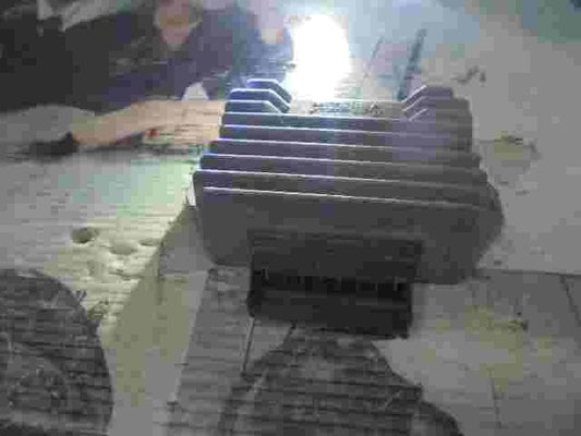 Regulador rectificador de voltaje SGR PIAGGIO HEXAGON LX4 Vespa ET4 125 12V ACDC