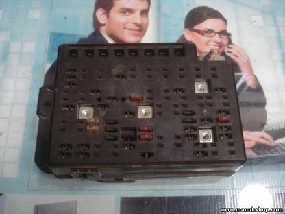 Caja de fusibles Kia Shuma 15337676