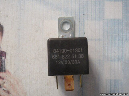Relé Ssang Yong 8419001301 6618225138 661 822 51 38 12V 20 30A