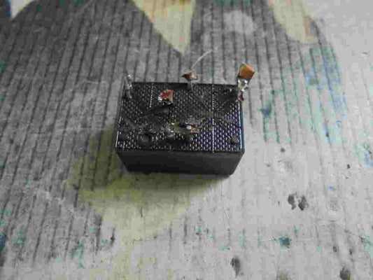 Relé SIEMENS V23076C1002A303 V23076-C1002-A303