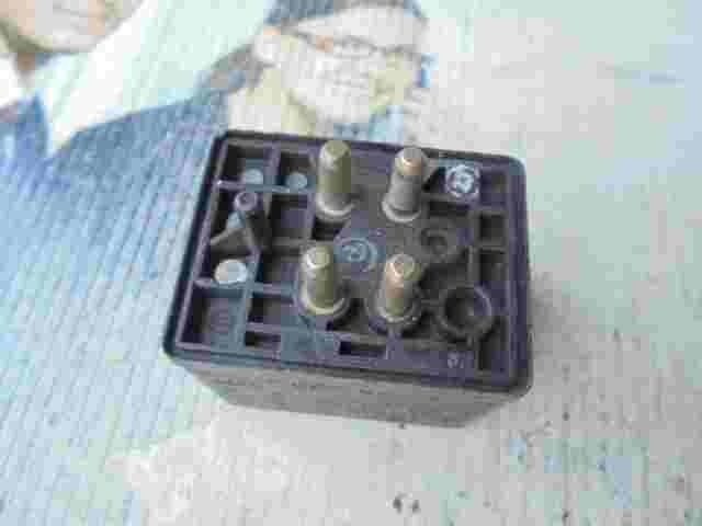 Relé multipropósito Mercedes-Benz 0015424919 BOSCH 0265003001