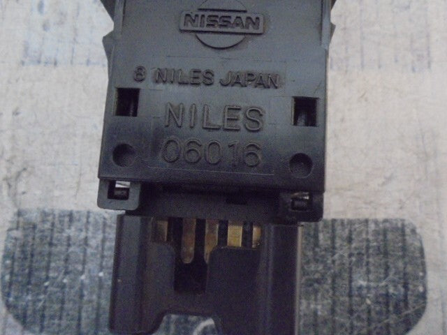 Interruptor de emergencia Nissan King Cab PickUp d22 Niles 06016