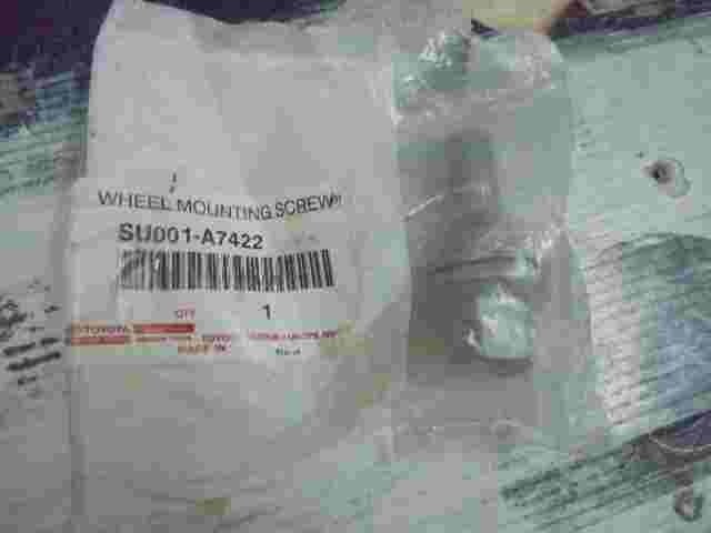 Wheel Mounting Screws / Toyota Lexus SU001A7422 SU001-A7422