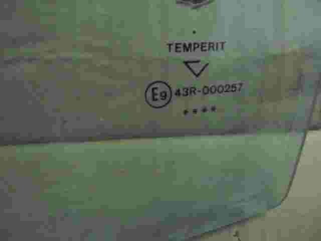 Vetro porta posteriore sinistra Nissan Terrano Ford 43R000257 TEMPERIT