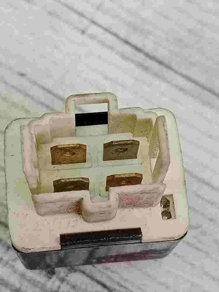 Relè ventola radiatore Kia Rio Sephia Sportage KY0267740 KY 02 67 740