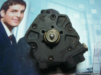 Distribuidor de combustible VW Volkswagen Audi Coupe 855 BOSCH 0438100151