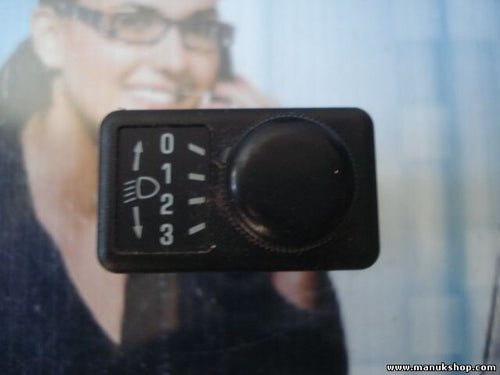 Interruptor de nivelación de faros Nissan Prairie Pro (M11)