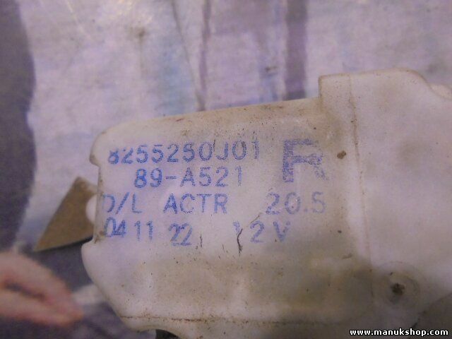 Cerradura puerta trasera derecha Nissan Terrano Ford Maverick T2 II 8255250J01