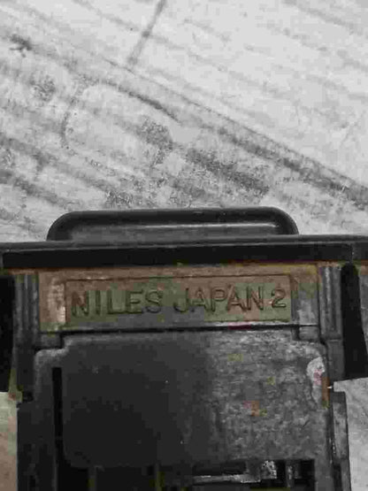 Niebla interruptor  Mitsubishi Pajero Montero 2 1X090 Niles 2