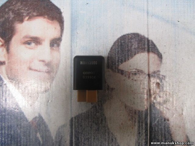 Relé Mitsubishi Pajero Galant MD113566 OMRON 04X5D6