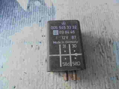 Relè Mercedes-Benz W126 0055453332 005 545 33 32 898446 84 46
