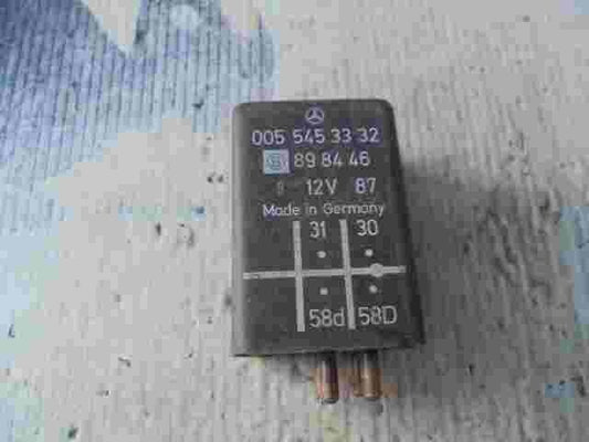 Relè Mercedes-Benz W126 0055453332 005 545 33 32 898446 84 46