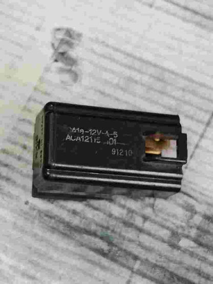 Relé de intermitencia Suzuki Burgman 650 GSF600 GN77B ACA12115 M01 CA1A12VA5