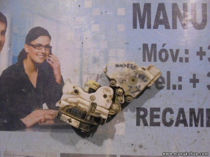 Cerradura puerta trasera derecha Nissan Terrano Ford Maverick T2 II 8255250J01