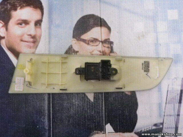 mando botonera elevalunas Mazda BT-50 UR636638YA C8HD9963SIOMT 09X7TH7