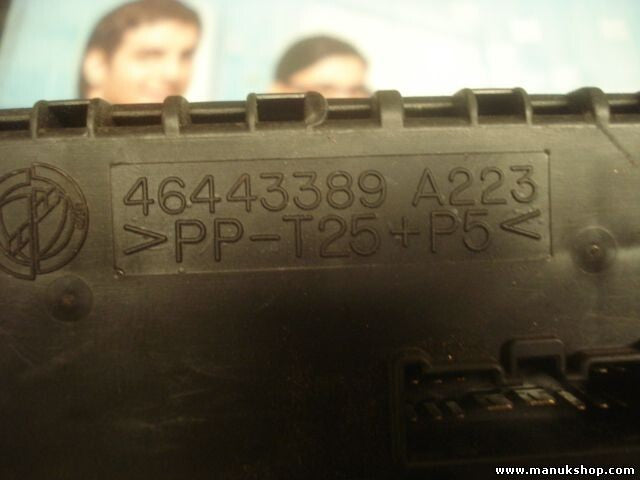 Caja de fusibles Fiat Bravo 182 46443389 A223