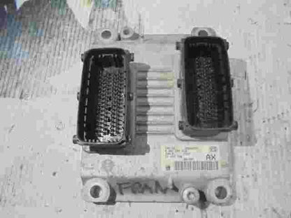 Centralita Opel Corsa C 1.2 GM 24443796 AX BOSCH 0261207423 2593