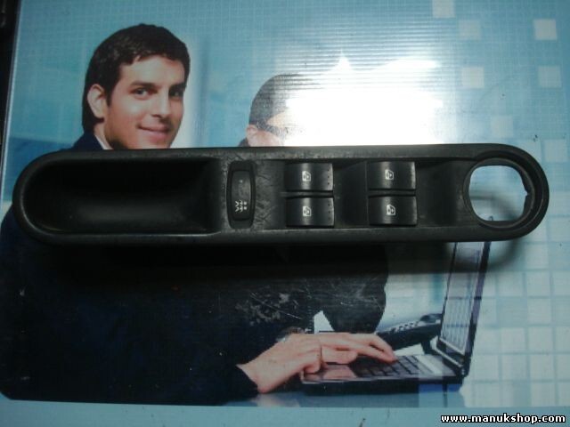 mando botonera elevalunas Renault Espace 8200250647 DAG J81