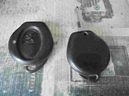 Alojamiento de la llave de control remoto inalámbrico Peugeot S108231DN0