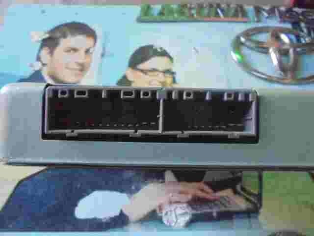 Centralita Mazda 323 C E2T86876M3 Mitsubishi Z5B318881C Z5B3 18 881C