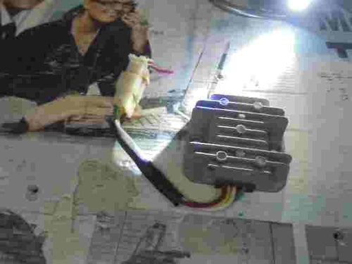 Regolatore raddrizzatore di tensione SGR Mondial Discover 125 FLP0709 FLP-0709