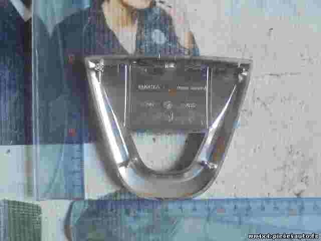 Emblema trasero Dacia Logan II Sandero 908894079RA 90889 4079RA 90889-4079RA