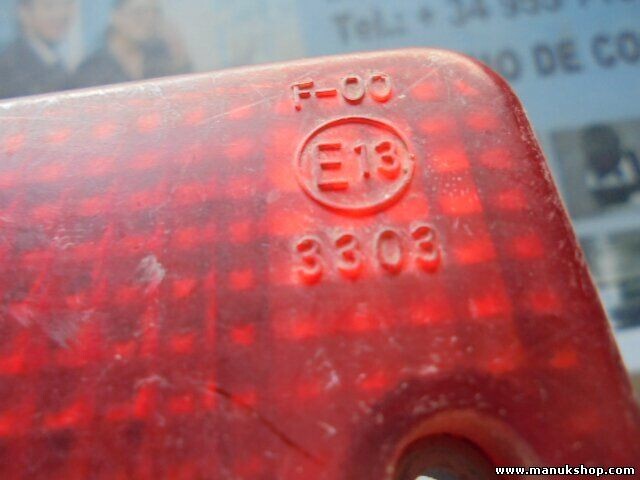 Pilotos antiniebla trasero izquierdo Kia Sportage 0319100437 P21W F-00 E13 3303