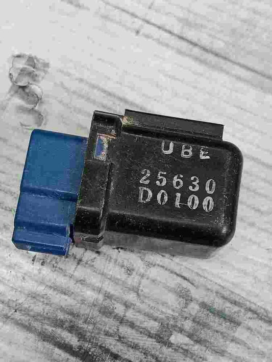 Relè lampeggiante Nissan Almera Patrol Atlas UBE 25630D0100 25630-D0100