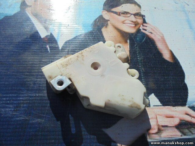 Cerradura cierre centralizado Puerta trasero izquierdo Nissan 8255350J00