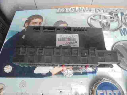 Caja de fusibles Mercedes-Benz C W203 2035451801 203 545 18 01 HELLA 5DK00848640