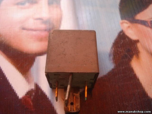 Relé Piaggio Vespa 584521 BITRON 584 521 12V