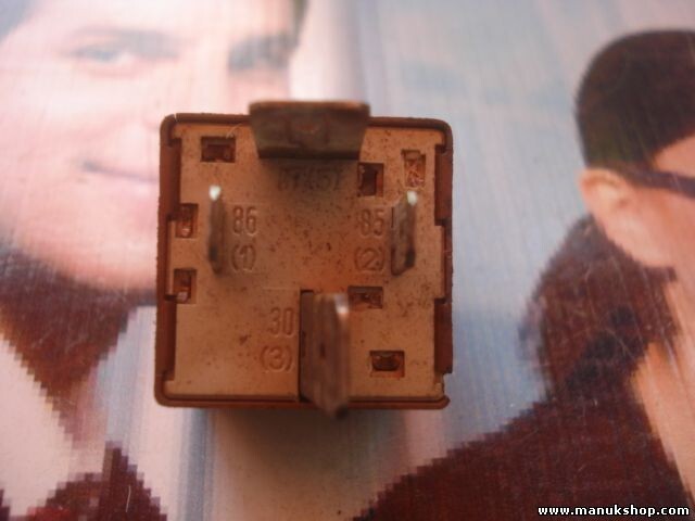 Relé Piaggio Vespa 584521 BITRON 584 521 12V