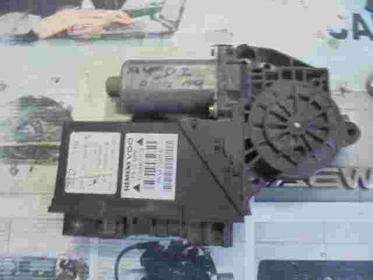 Motor elevalunas delantero izquierdo Audi A4 S4 8E1959801B 105840108 5WK47002EBF