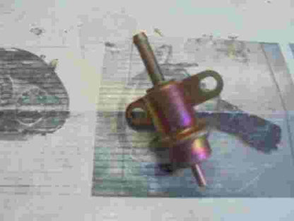 Regulador de presión de combustible Suzuki Baleno Liana 15160-77E00 1516077E00