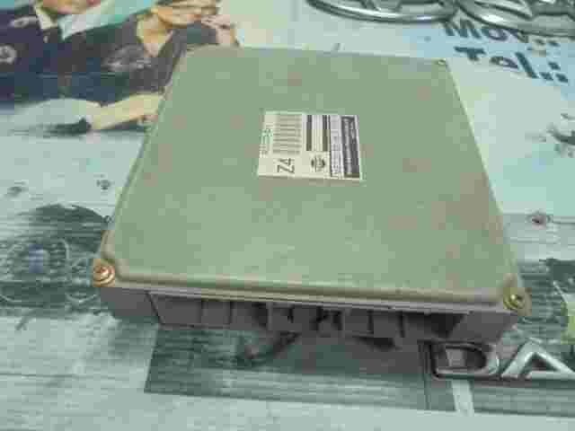 Centralita   Nissan Primera P11 Hitachi MEC20521B1 MEC20-521 B1 MEC20521B11Y21