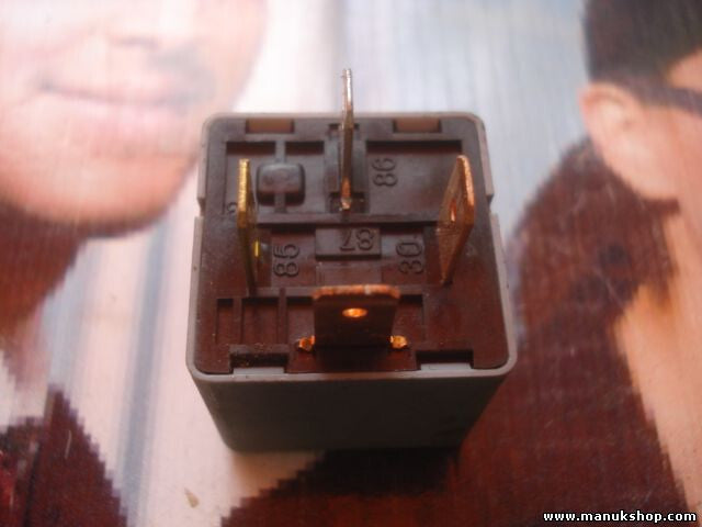 Relé  Daewoo Chevrolet 94580702 MAX30A 12V