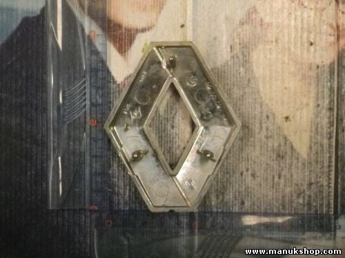 Emblema trasero Renault Modus Laguna 8200027424 82 00 027 424 7,5 cm. x 9,5 cm