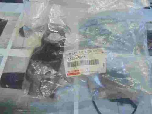 Support Radiator RH  Toyota Avensis T25 165330R010 16533-0R010