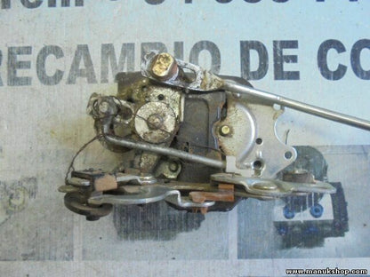  Cerradura puerta trasera derecha Toyota Hilux 2,5 D4D 690500K040 69050-0K040