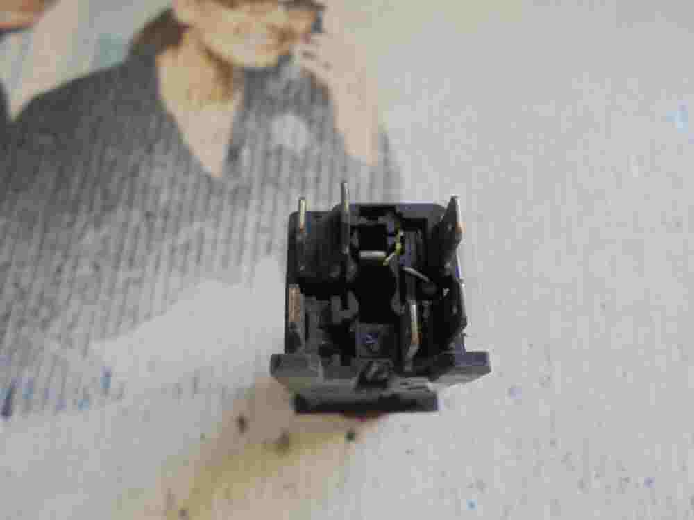 Interruptor de emergencia Peugeot 205