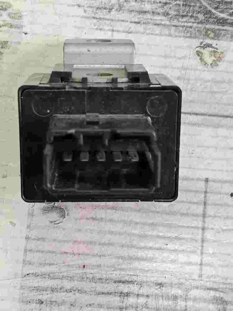 Relé de intermitencia Toyota MR2 8198037100 8198160010 0665004690 0665004470