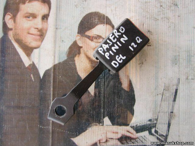 Cierre cinturon de seguridad delantero izquierdo Mitsubishi Pajero 30006335