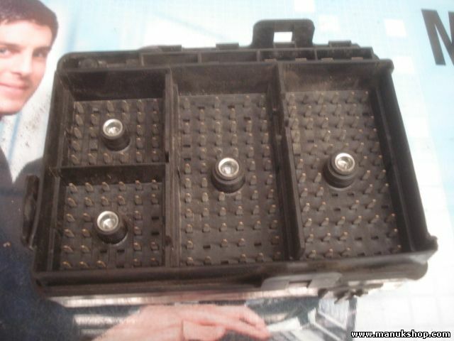 Caja de fusibles Kia Shuma 15337609