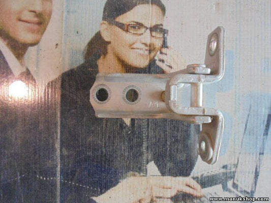 Bisagra de la puerta delantera izquierda abajo Mitsubishi Pajero Montero DID